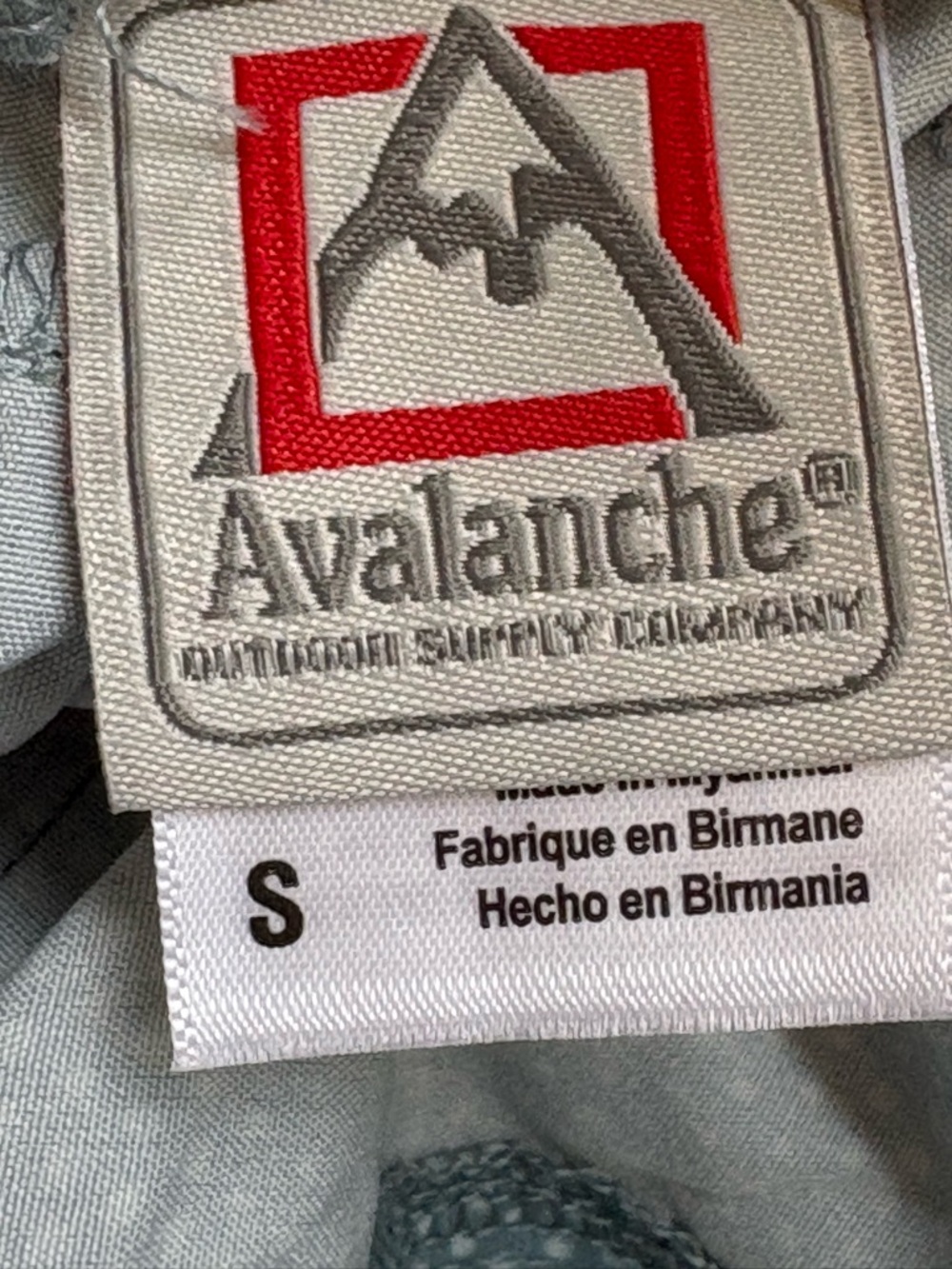 NWT Avalanche Blue Dot Athletic Shorts UPF 50+ Zip Pockets Size Small - Picture 9 of 10